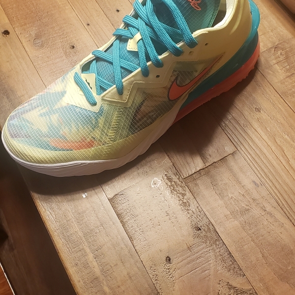 LeBron low mango white lime - Picture 2 of 4